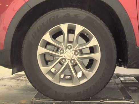 Used 2019 Hyundai Santa Fe SE FWD image 24