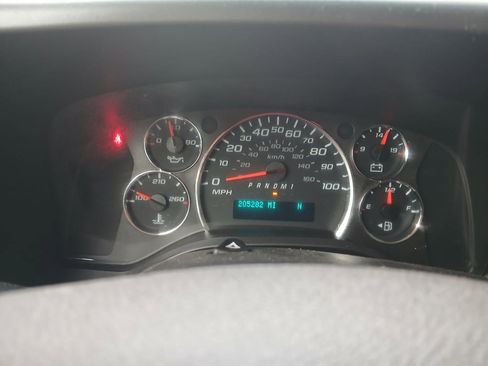 Used 2018 Chevrolet Express 2500 w/ Driver Convenience Package RWD image 20