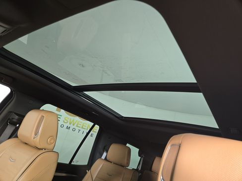 Certified 2025 Cadillac Escalade Premium Luxury w/ LPO, Floor Liner Package AWD/4WD image 23