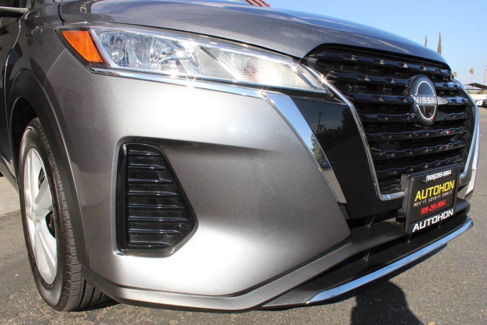 Used 2024 Nissan Kicks S FWD image 5