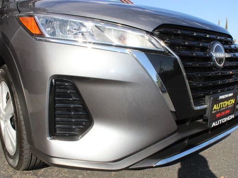 Used 2024 Nissan Kicks S FWD image 5