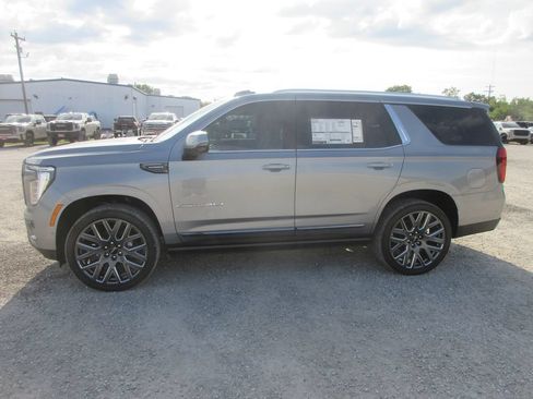 New 2026 GMC Yukon Denali Ultimate AWD/4WD image 7