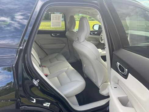 Used 2024 Volvo XC60 B5 Plus w/ Protection Package Premier AWD/4WD image 13