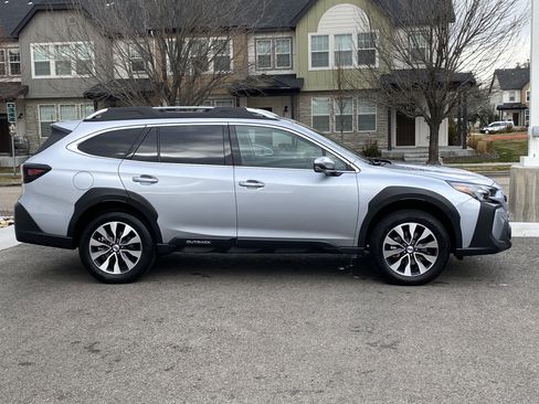 Used 2025 Subaru Outback Touring image 7