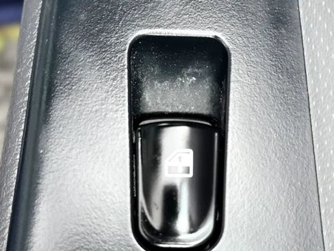 Used 2008 Hyundai Elantra SE FWD image 28