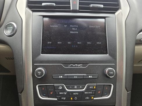 Used 2020 Ford Fusion SE AWD/4WD image 9