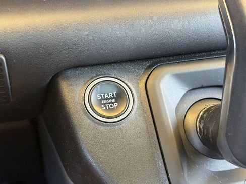 Used 2021 Land Rover Defender 110 X-Dynamic HSE AWD/4WD image 25