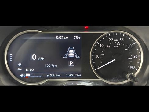 Used 2024 Nissan Versa SV FWD image 40