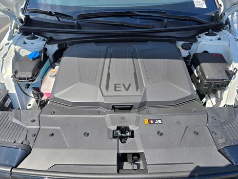 New 2025 Hyundai Ioniq 5 XRT image 18