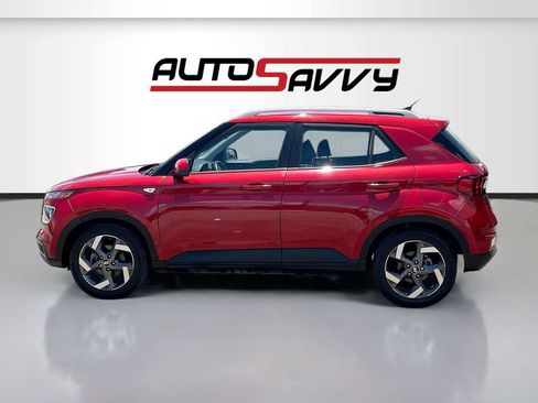 Used 2022 Hyundai Venue Limited FWD image 4