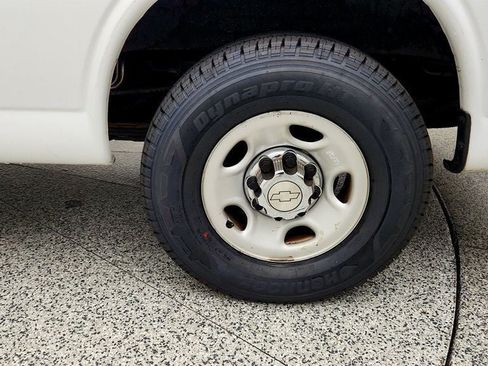 Used 2019 Chevrolet Express 3500 LT w/ LT Preferred Equipment Group RWD image 9