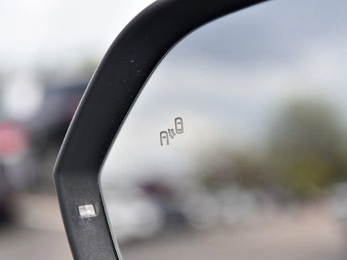 Used 2025 Volkswagen Atlas Peak Edition SE image 10