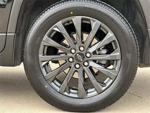 Used 2022 Chevrolet Traverse RS w/ LPO, Floor Liner Package image 8