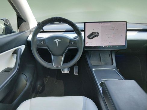Used 2021 Tesla Model Y Long Range AWD/4WD image 10