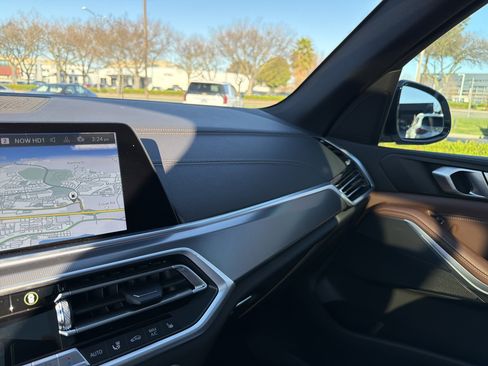 Used 2023 BMW X5 xDrive40i w/ Premium Package image 27