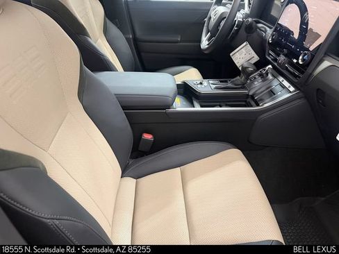 Used 2026 Lexus GX 550 AWD/4WD image 12