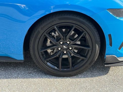 Used 2025 Ford Mustang Coupe RWD image 9