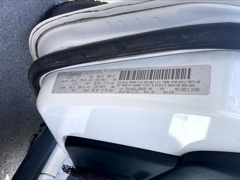 Used 2018 Jeep Wrangler Sport image 3