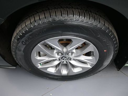 Certified 2025 Toyota Sienna XLE w/ XLE Plus Package AWD/4WD image 14