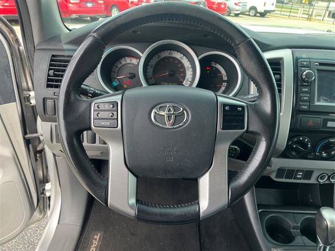 Used 2013 Toyota Tacoma PreRunner w/ SR5 Pkg image 16