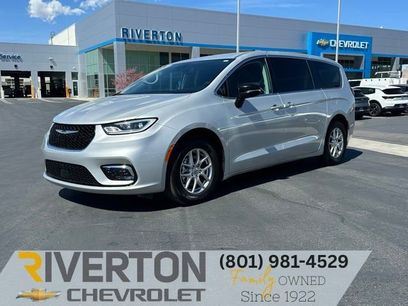Used 2024 Chrysler Pacifica Touring-L