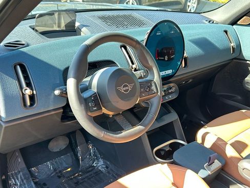Used 2025 MINI Cooper Countryman SE w/ Comfort Package Max image 13