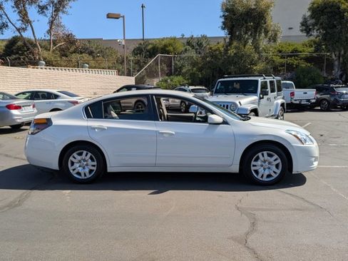 Used 2010 Nissan Altima 2.5 image 4