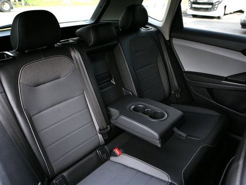 Used 2023 Volkswagen Taos SE image 16