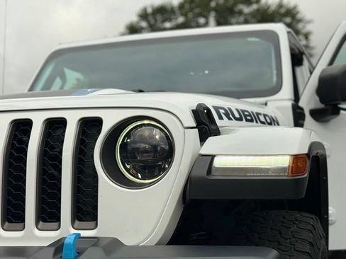 Used 2023 Jeep Wrangler Unlimited Rubicon 4xe w/ Cold Weather Group AWD/4WD image 47
