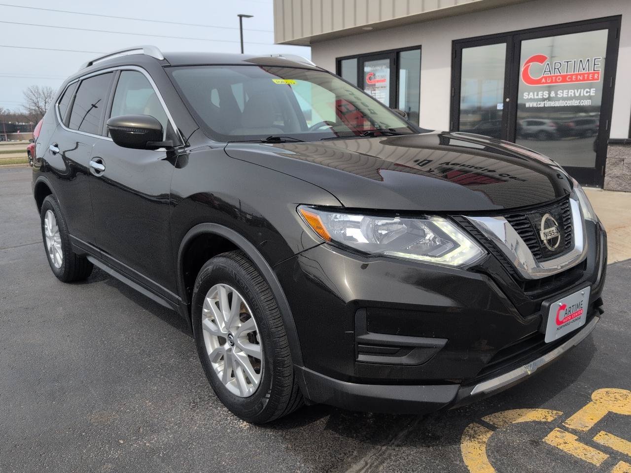 Used 2017 Nissan Rogue SV AWD/4WD image 2