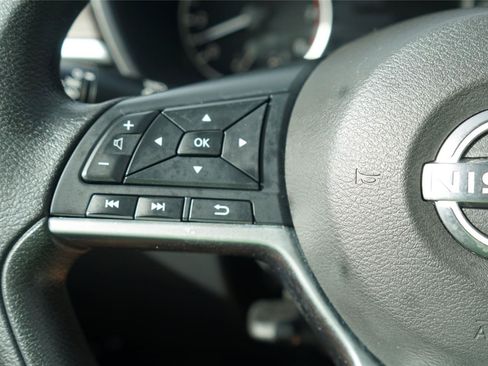 Used 2024 Nissan Altima 2.5 SV FWD image 17