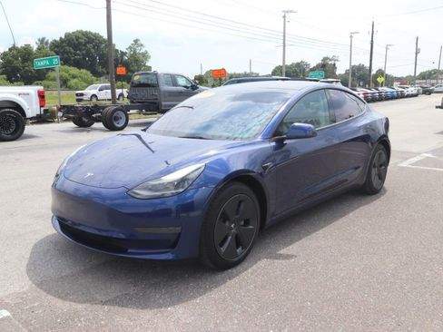 Used 2022 Tesla Model 3 Long Range AWD/4WD image 3