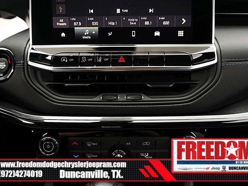 New 2026 Jeep Compass Latitude image 22