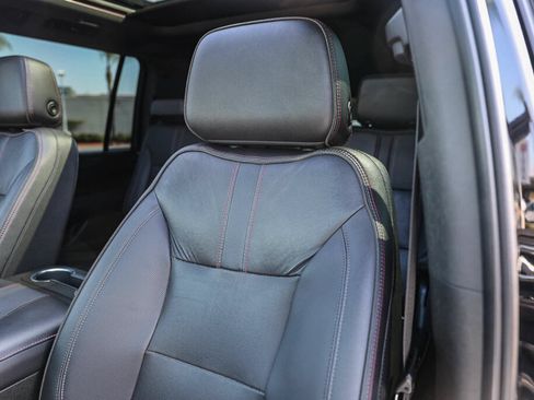 Used 2022 Chevrolet Suburban RST w/ Luxury Package AWD/4WD image 19