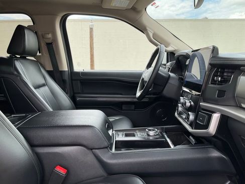Used 2024 Ford Expedition XLT RWD image 42