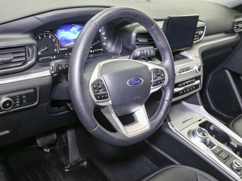 Used 2023 Ford Explorer XLT w/ Equipment Group 202A AWD/4WD image 27
