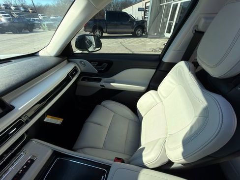 Used 2025 Lincoln Aviator Reserve w/ Equipment Group 201A image 27
