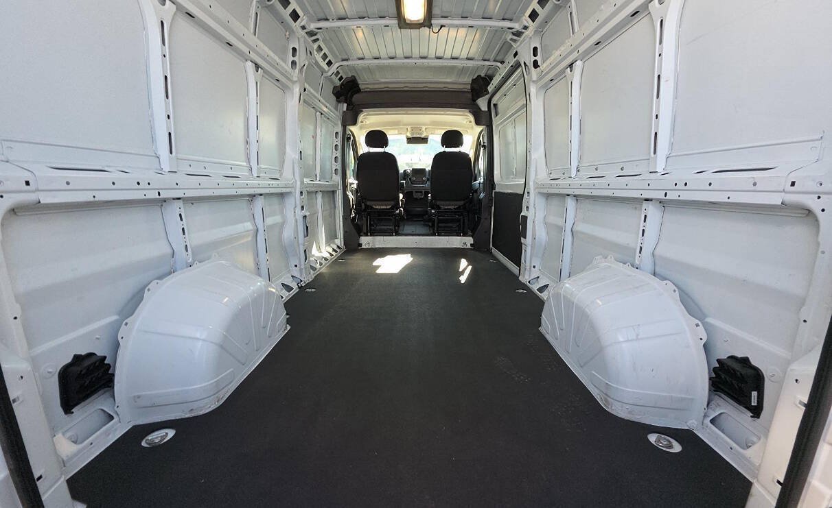 Used 2024 RAM ProMaster 2500 w/ Convenience Group FWD image 6