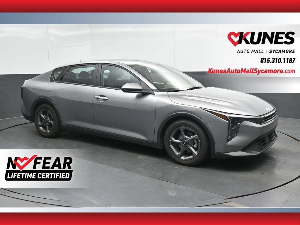 Used 2025 Kia K4 FWD image 1