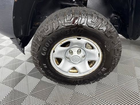 Used 2019 Toyota Tacoma SR AWD/4WD image 10