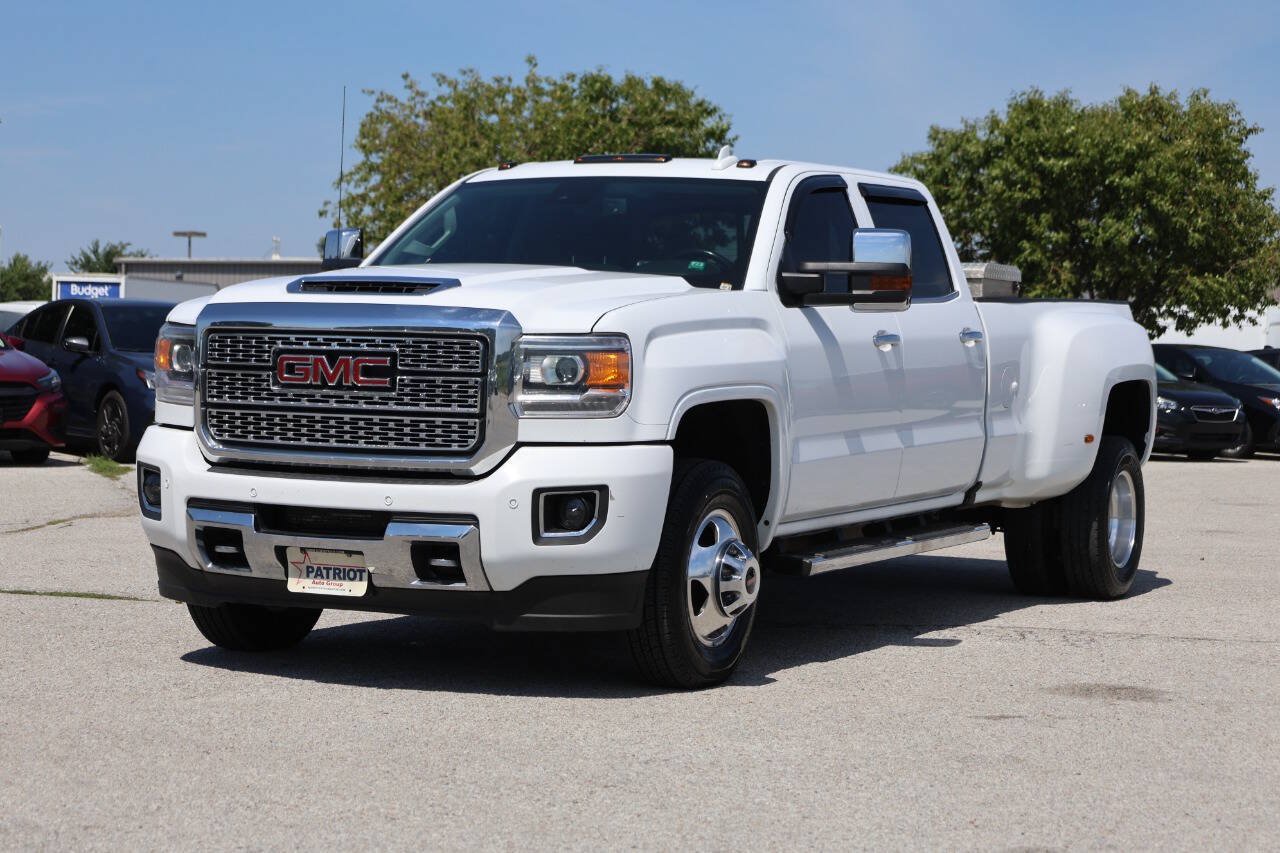Used 2019 GMC Sierra 3500 Denali AWD/4WD image 6
