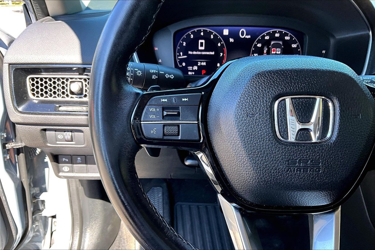 Used 2022 Honda Civic Touring image 10