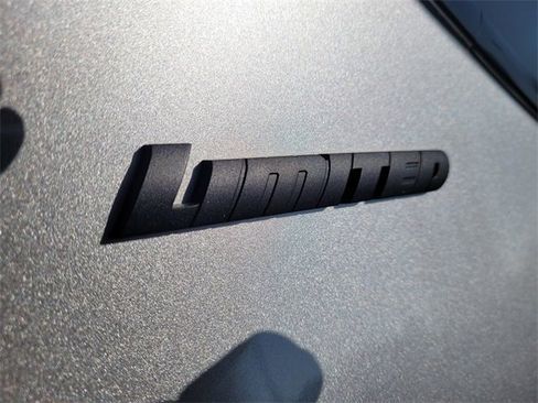 Used 2025 Toyota Tundra Limited image 30