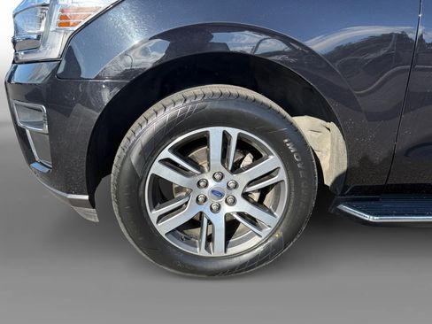 Used 2023 Ford Expedition Max Limited image 9