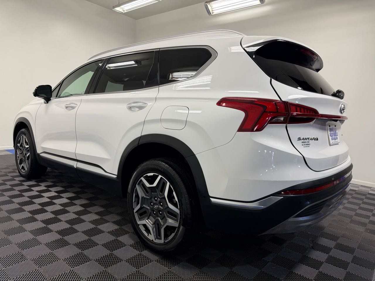 Used 2023 Hyundai Santa Fe Limited AWD/4WD image 11