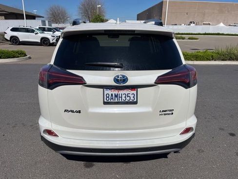 Used 2018 Toyota RAV4 Limited w/ Advanced Technology Package image 6