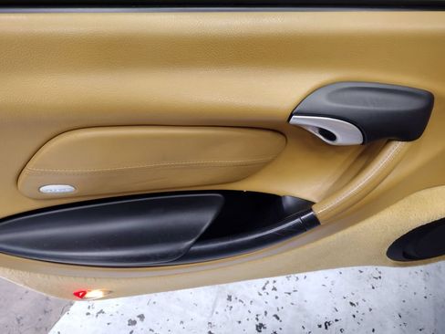 Used 2004 Porsche Boxster RWD image 17