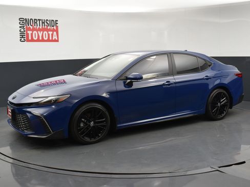 Used 2025 Toyota Camry SE w/ Convenience Package FWD image 8