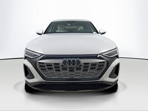 Used 2024 Audi Q8 e-tron Premium Plus w/ Premium Plus Package AWD/4WD image 2