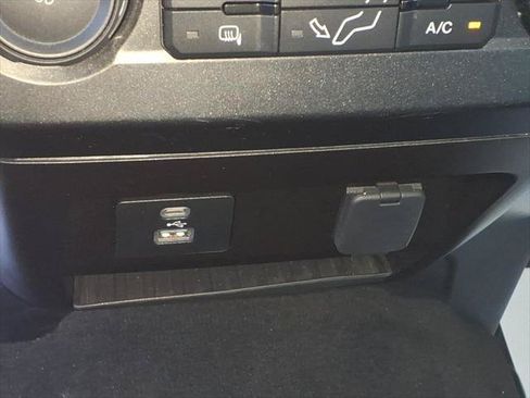 Used 2022 Ford F250 XLT AWD/4WD image 23
